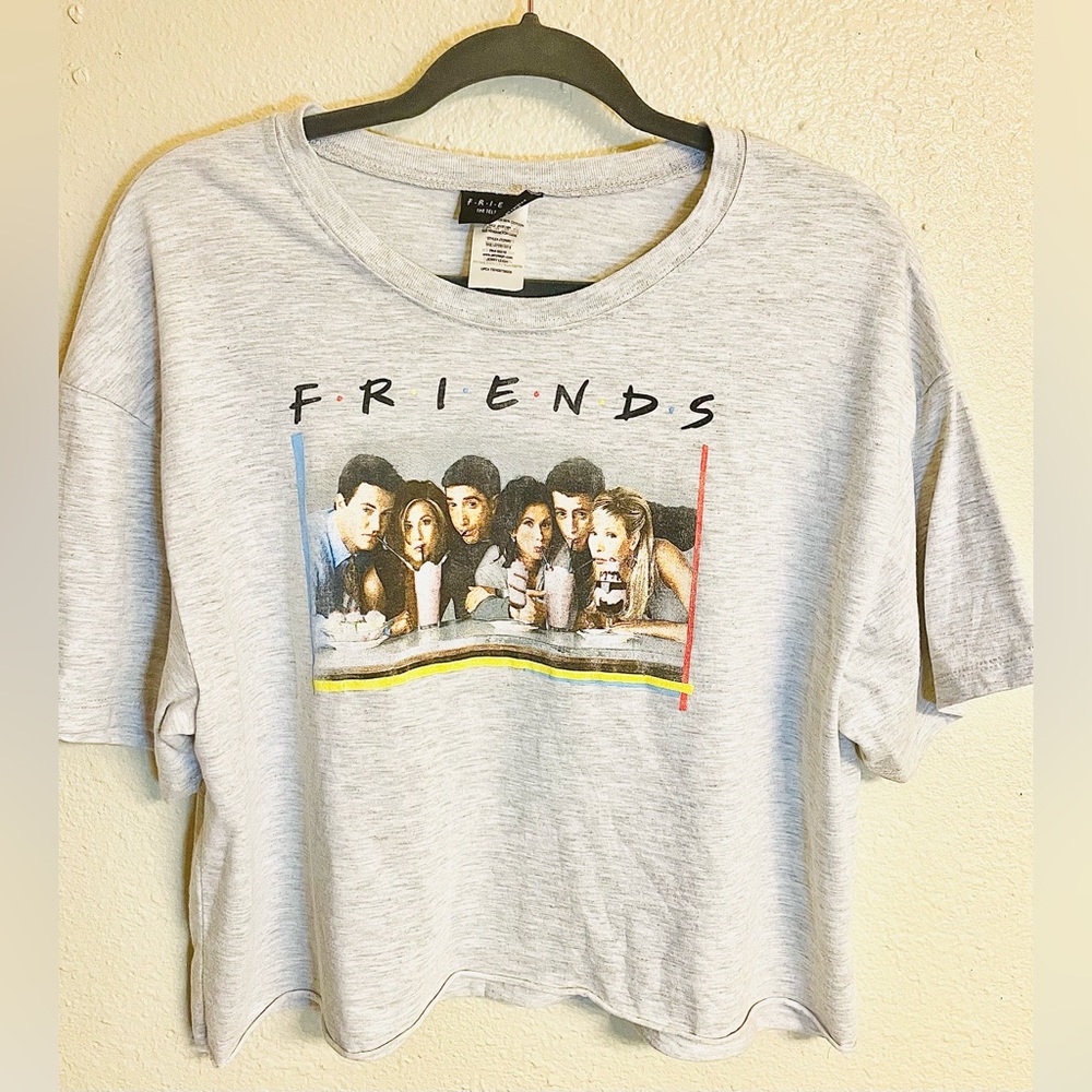 Friends crop top tee size XXL